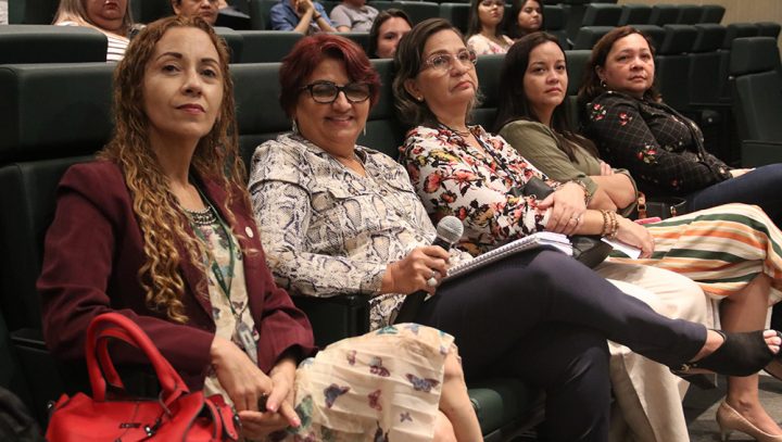 Professores de Ciências participam de seminário de debate de projetos científicos