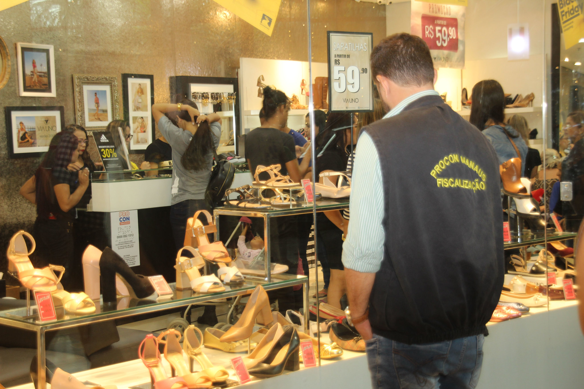 Consumidor deve ficar atento às ofertas do Black Friday para não cair em golpe