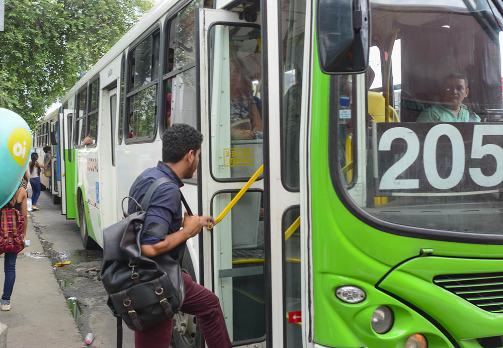 Frota de ônibus será reforçada para garantir o transporte no segundo dia de prova do Enem