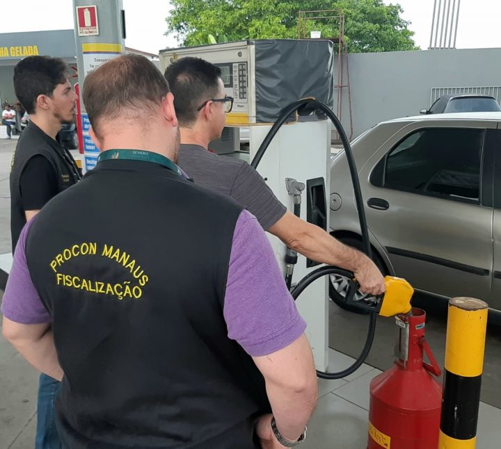 Fiscalização autua postos de combustíveis por aumento abusivo