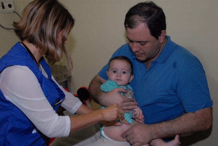 Unidades de saúde de horário ampliado oferecem vacina pentavalente