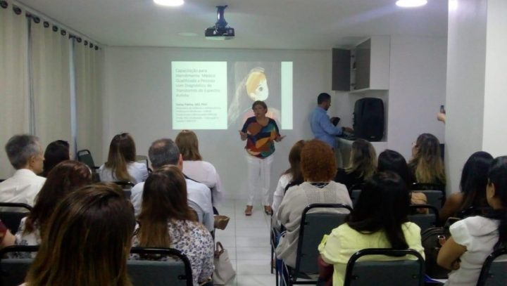 Médicos da rede municipal participam de capacitação sobre TEA