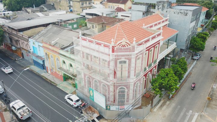 Acervo da Biblioteca Municipal já está sendo transferido para o prédio oficial