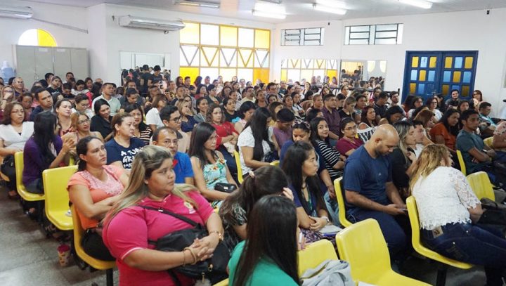 Profissionais em estágio probatório conhecem a estrutura da educação do município