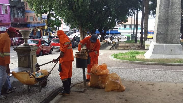 Fiscalização está nas ruas para fazer cumprir ‘Lei da Limpeza’ durante o Carnaval