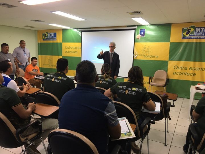 Servidores da Prefeitura de Manaus participam de treinamento sobre a Carteira de Trabalho Digital