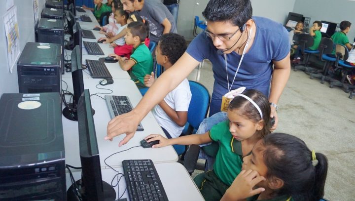 Alunos de escola da zona Norte participam de curso de fabricação digital