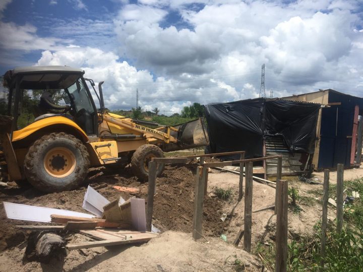 Início de ocupação irregular às margens de igarapé é desarticulado