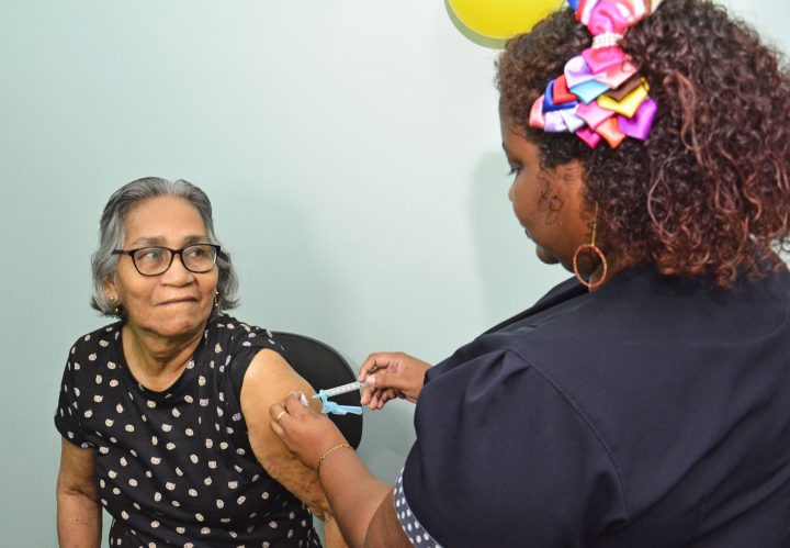 Primeiro dia de cadastro para vacinação contra gripe registra 51 mil idosos