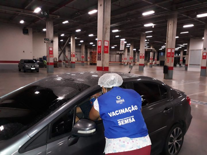 Vacinação de idosos contra Influenza prossegue com três estratégias de campanha