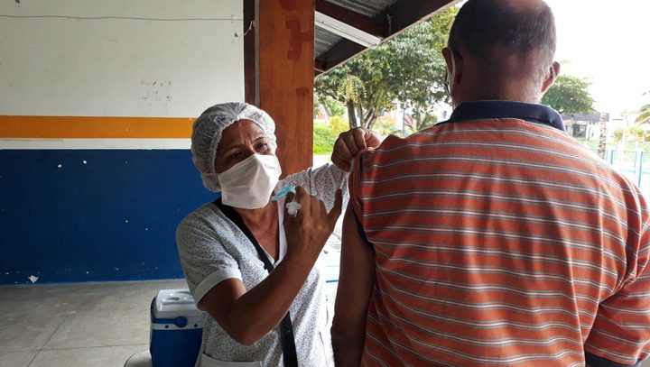 Vacinação contra Influenza para portadores de doenças crônicas segue calendário de acordo com a inicial do nome