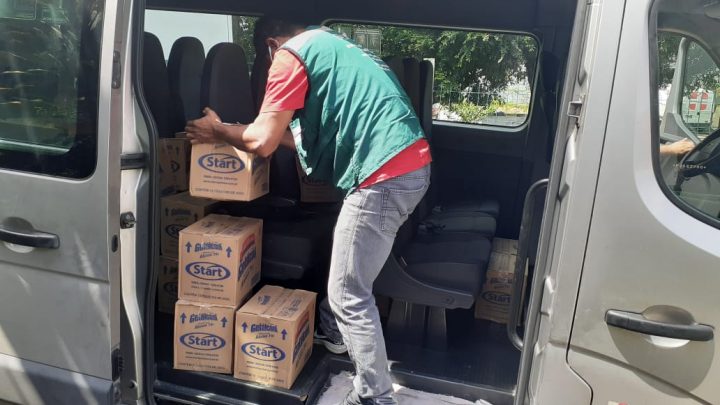 Álcool em gel doado em live de cantor sertanejo é repassado à prefeitura
