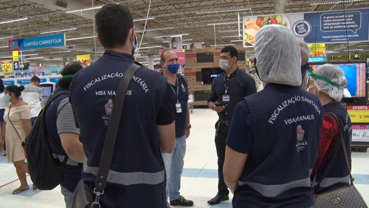 Comércios essenciais recebem fiscalização para verificar uso obrigatório de máscaras