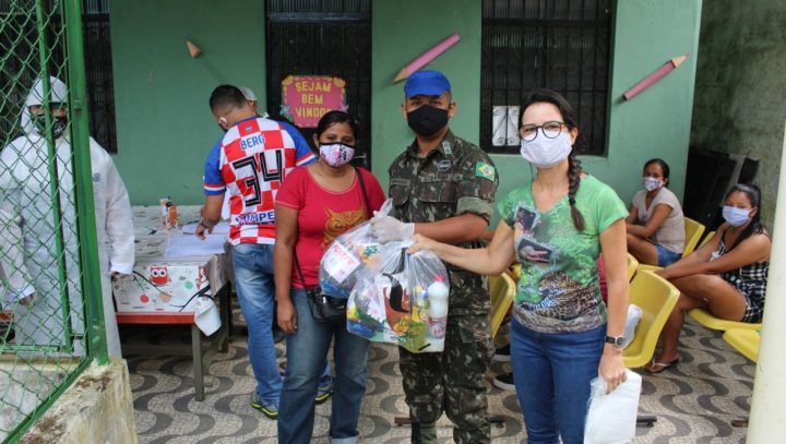 Mais de 500 alunos da zona rural recebem cestas básicas a partir de parceria com Exército