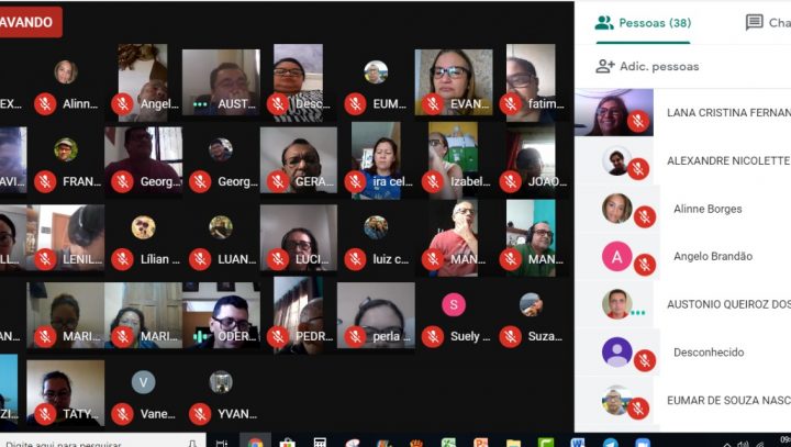 Professores participam de oficinas remotas do Google Formulário pelo YouTube