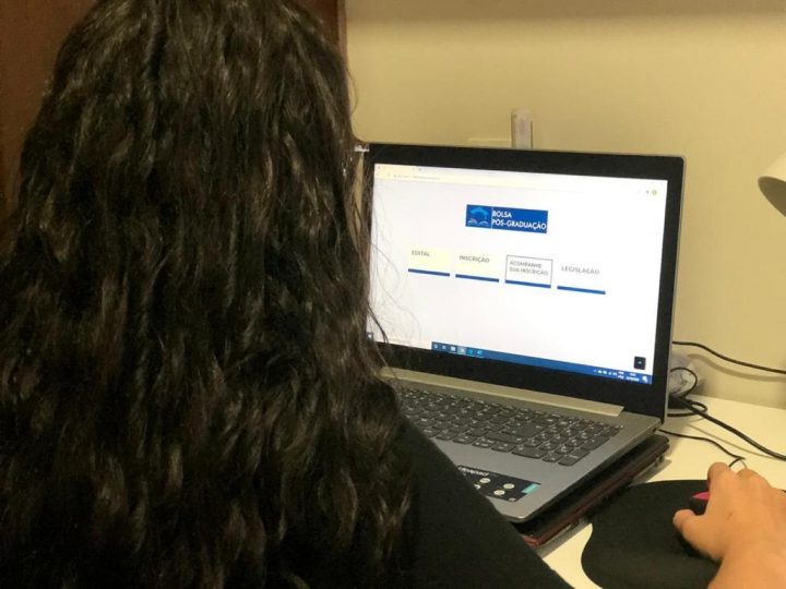 Entrega eletrônica de documentos do Bolsa Pós-Graduação tem início