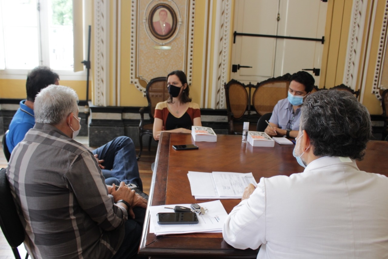 Reunião discute detalhes de homenagem aos 95 anos do poeta Thiago de Mello