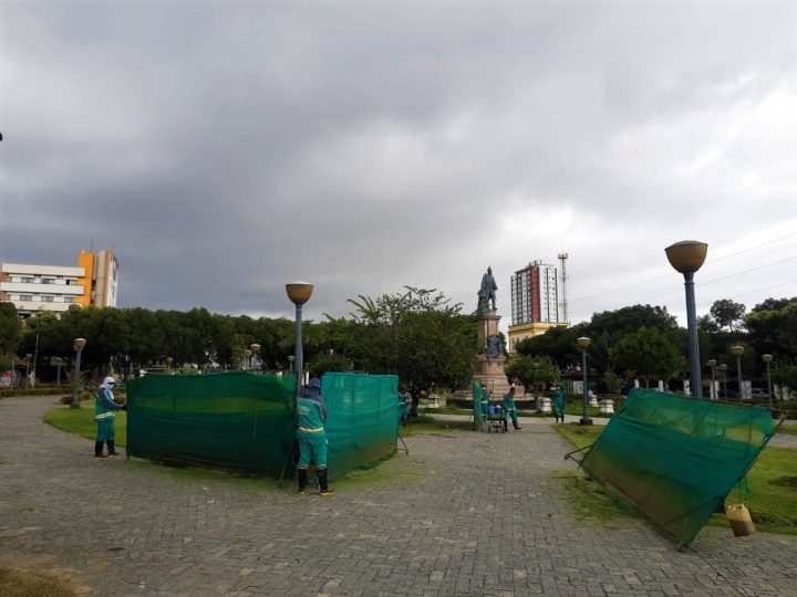 Programa ambiental ‘Manaus Verde’ realiza ações na praça da Saudade