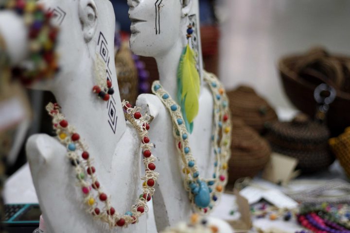 Apresentação musical e dança indígena encerram a ‘Feira Tribal’