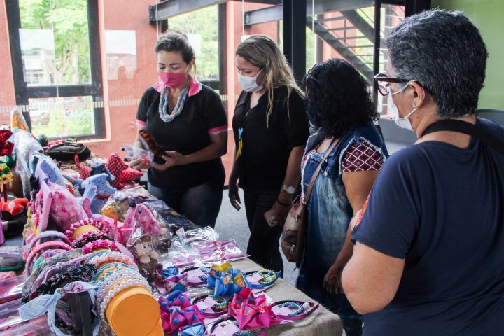 Mais de 300 novos artesãos se cadastram na prefeitura