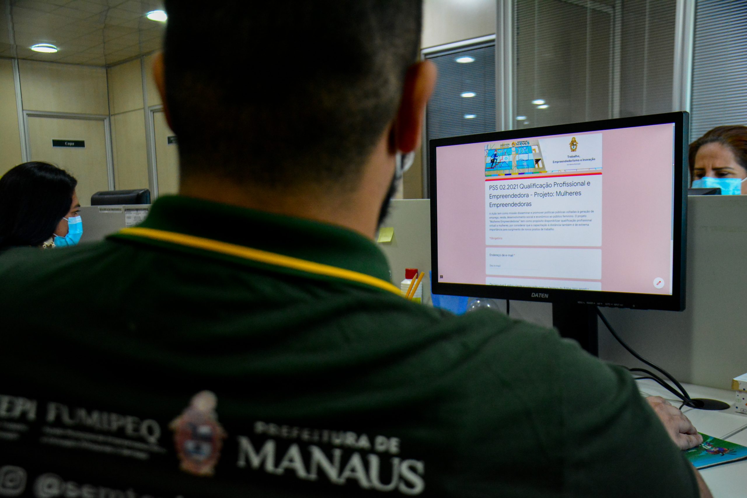 Mais de 650 certificações em cursos gratuitos a microempreendedores foram viabilizadas pela prefeitura