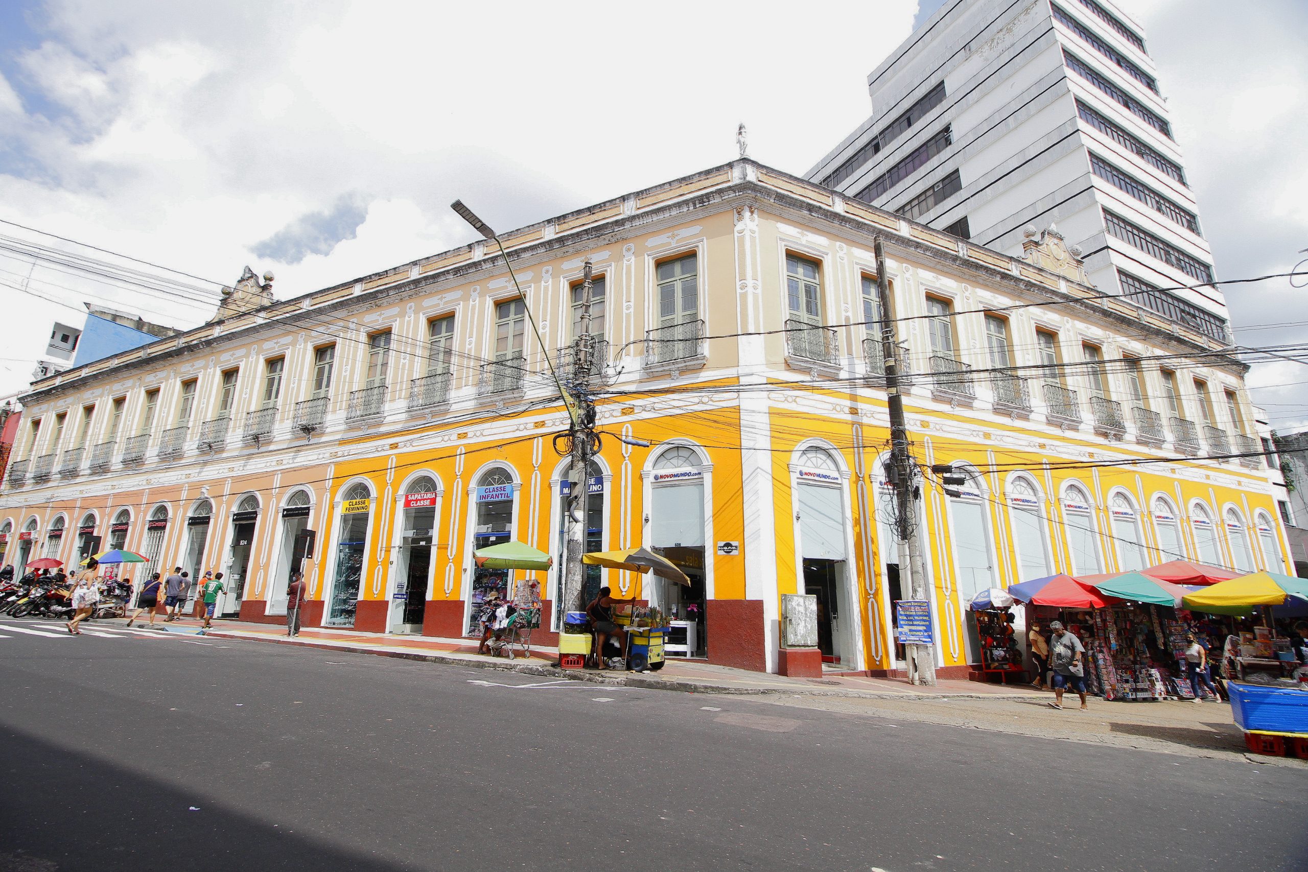 Fachadas do Centro são reveladas após despoluição promovida pela Prefeitura  de Manaus - Prefeitura Municipal de Manaus