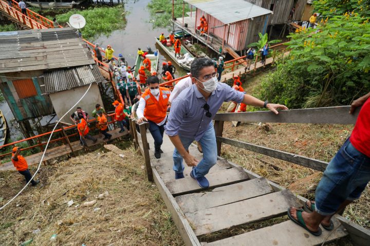 Prefeito decreta situação de emergência devido à cheia do rio Negro