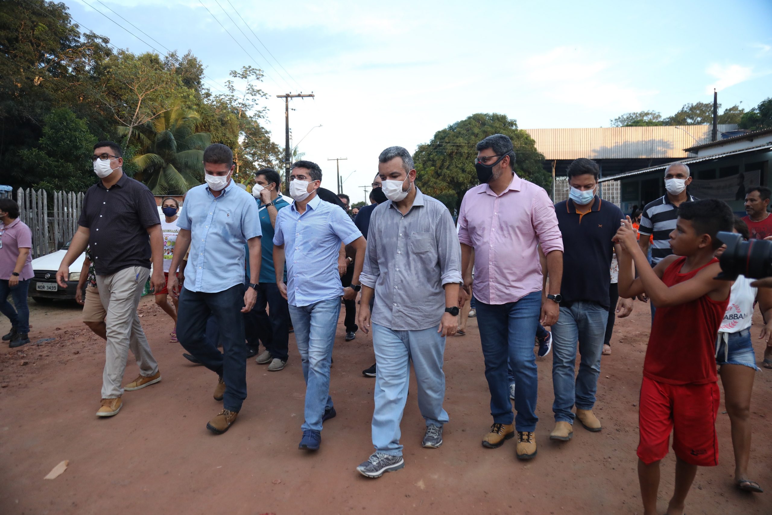 Programa de iluminação a LED é lançado na zona rural pelo prefeito David Almeida e o vice-prefeito Marcos Rotta