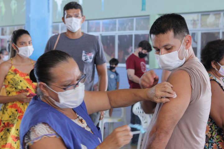 Prefeitura registra em torno de 39 mil doses de vacinas aplicadas neste sábado