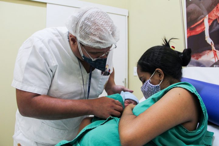 Servidores da Moura Tapajóz participam de curso sobre aleitamento materno