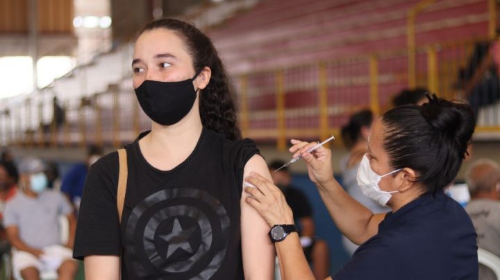 Prefeitura inicia vacinação de adolescentes de 12 a 17 anos, a partir desta sexta-feira