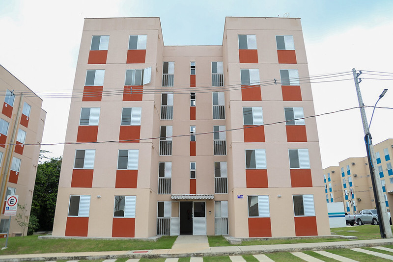 Prefeito David Almeida e presidente Bolsonaro inauguram residencial Cidadão Manauara 2