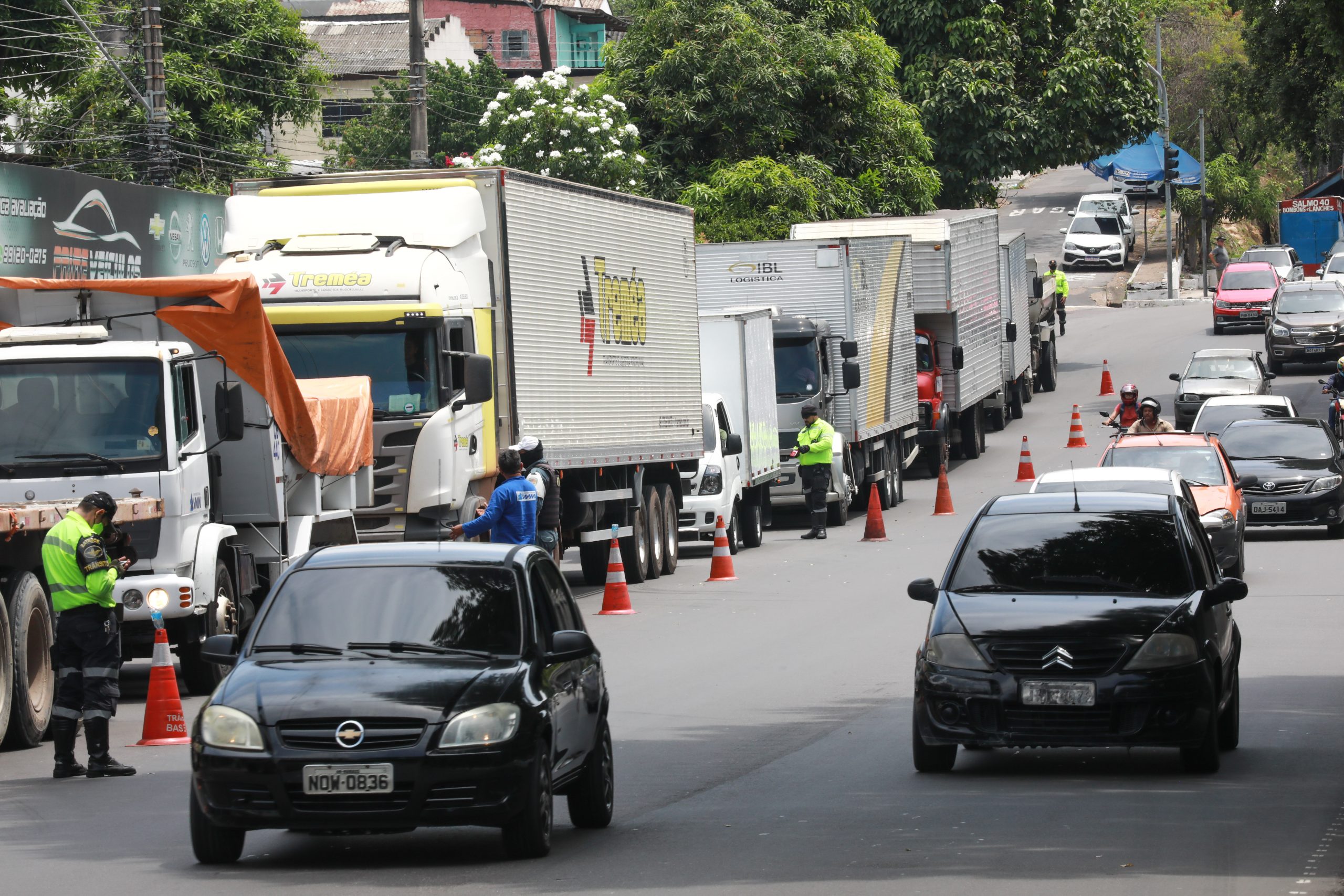 Prefeitura de Manaus realiza mais uma operação 'Carga Pesada' para coibir  circulação de veículos irregulares - Prefeitura Municipal de Manaus