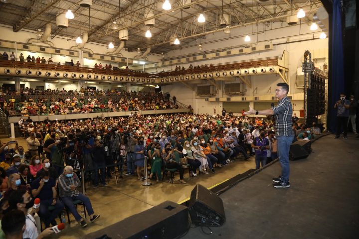 Reajuste concedido pelo prefeito David Almeida aos servidores de educação é aprovado pela CMM