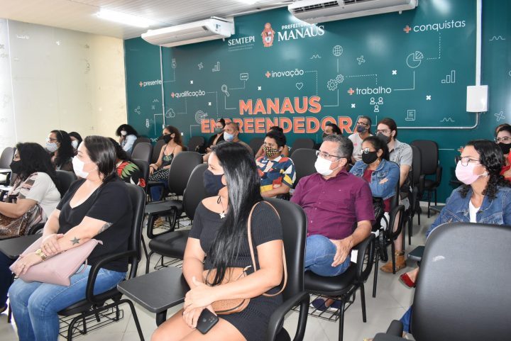 Prefeitura certifica participantes do projeto ‘Qualifica Artista Manauara 4.0’