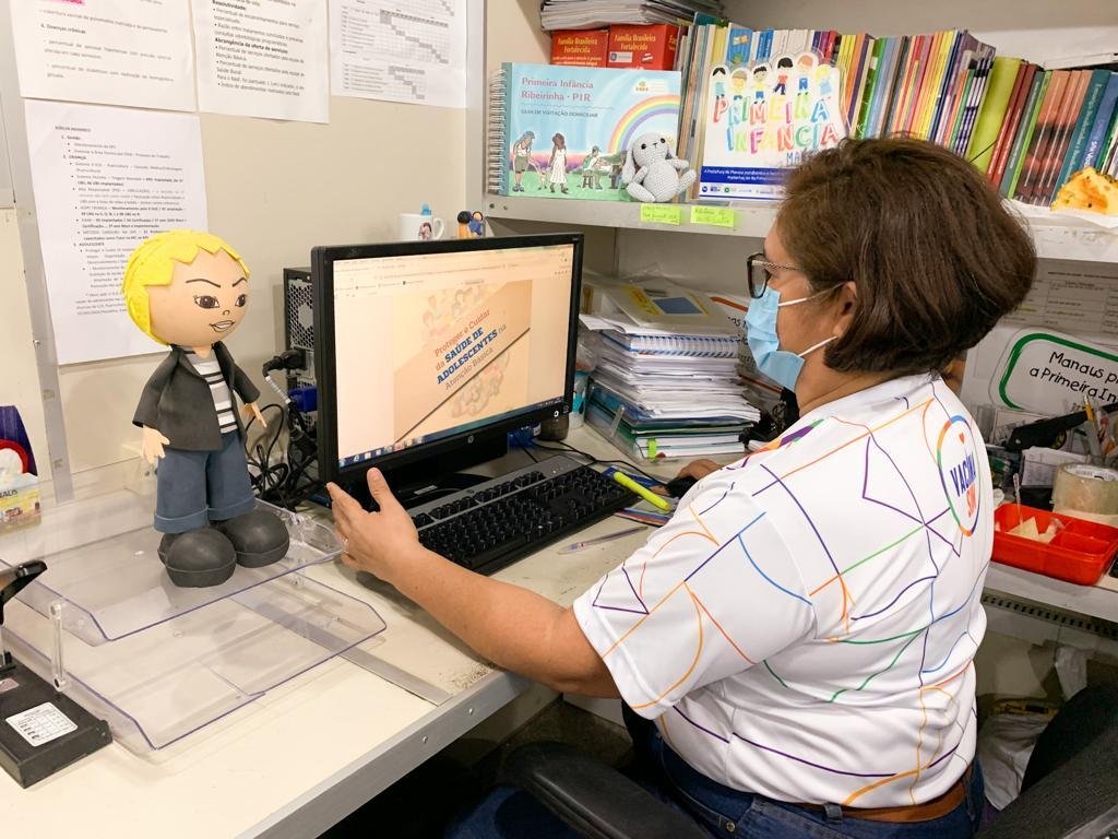 Profissionais de saúde da rede municipal recebem capacitação para o atendimento a adolescentes