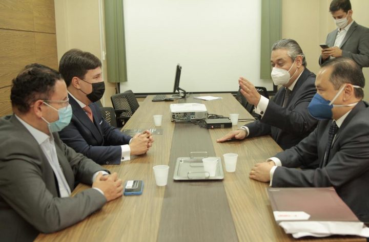 Representantes da Fadisp participam de reunião na prefeitura sobre cursos voltados a procuradores