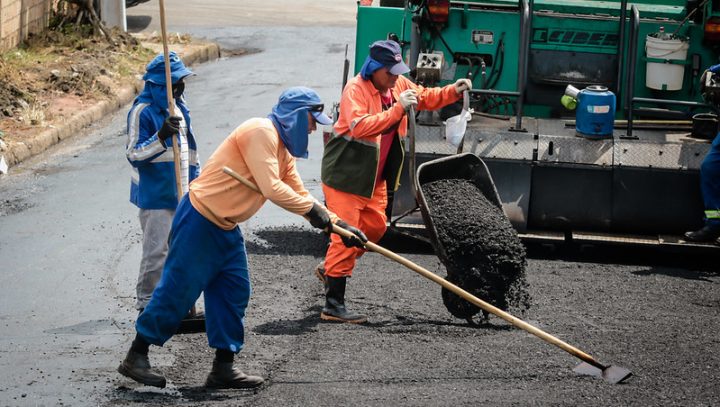 Prefeitura leva serviço de recapeamento asfáltico ao conjunto Flamboyant 1 Prefeitura leva serviço de recapeamento asfáltico ao conjunto Flamboyant