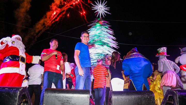 Prefeitura inaugura árvore natalina de 40 metros na Ponta Negra -  Prefeitura Municipal de Manaus