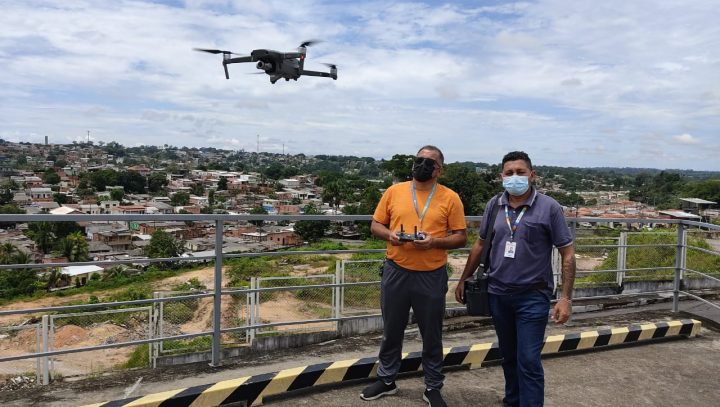 Voos de drone auxiliam na produção de imagens, mapas e topografias de projetos da Prefeitura de Manaus na zona Oeste