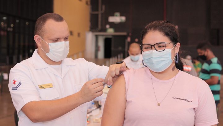 Prefeitura disponibiliza 56 pontos de vacinação contra a Covid-19 durante a semana