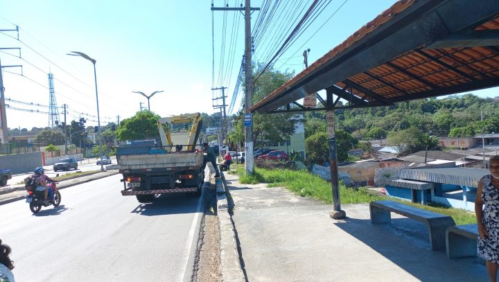 avenidas da zona norte ganham novas placas de paradas de ônibus 2 placas paradas de onibus 1 | portal amz!