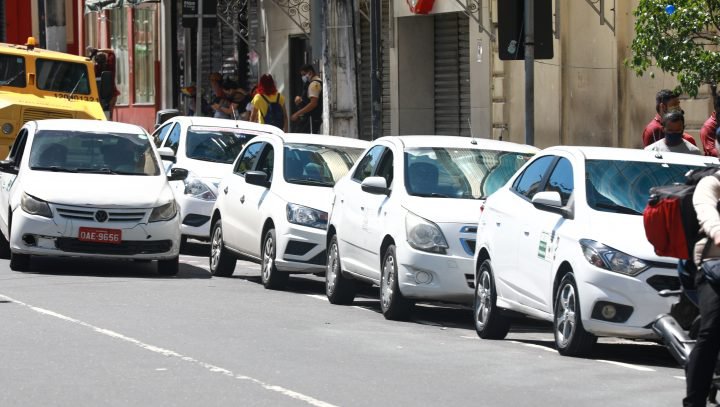 Prefeitura de Manaus cadastra mais de 3 mil taxistas para receber benefício  - Prefeitura Municipal de Manaus