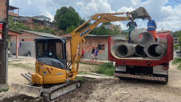 Prefeitura de Manaus recupera 430 metros de drenagem profunda no bairro Tancredo Neves