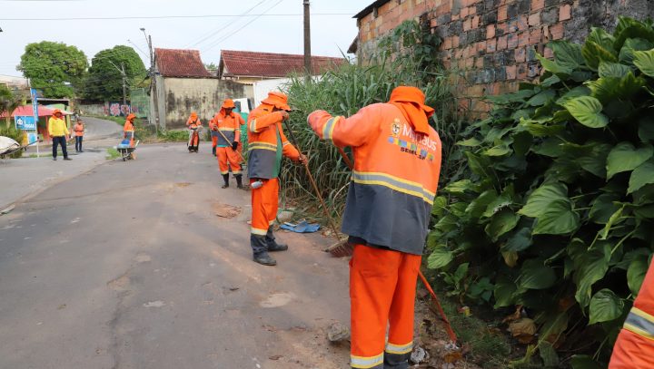 Prefeitura realiza serviços de limpeza e pintura de meio-fio na zona Centro-Oeste