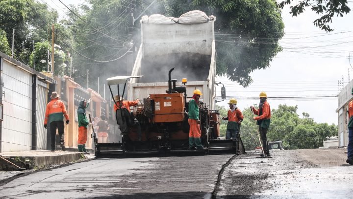 Programa ‘Asfalta Manaus‘ contempla as ruas do bairro Compensa com nova pavimentação