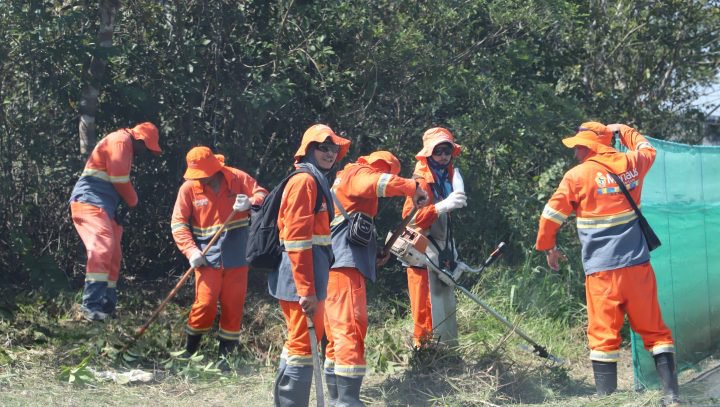 Ramal da Fazenda Esperança recebe grande ação de limpeza da Prefeitura de Manaus