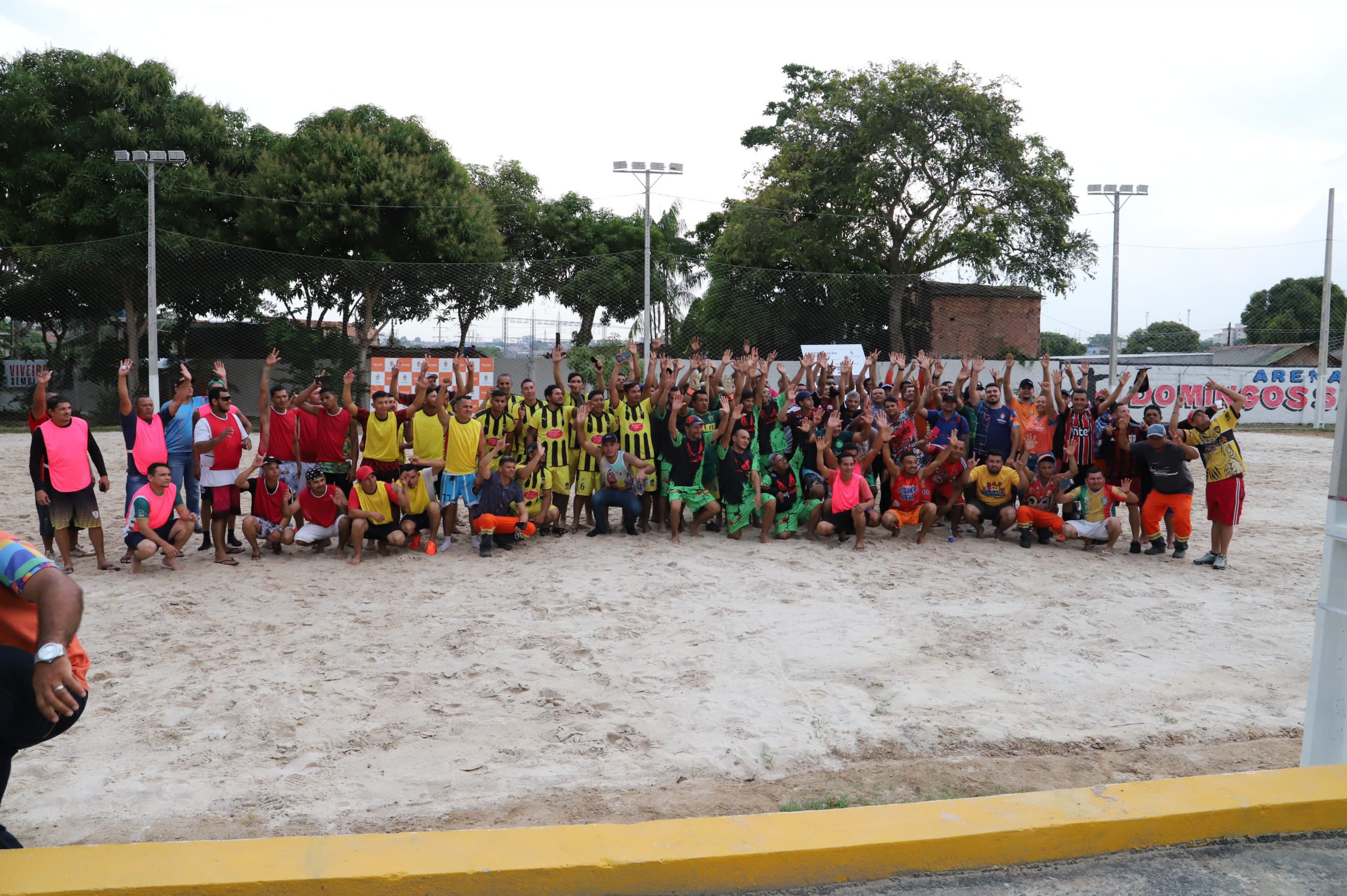 Trabalhadores da Semulsp participam de torneio de futebol na arena Domingos Santana