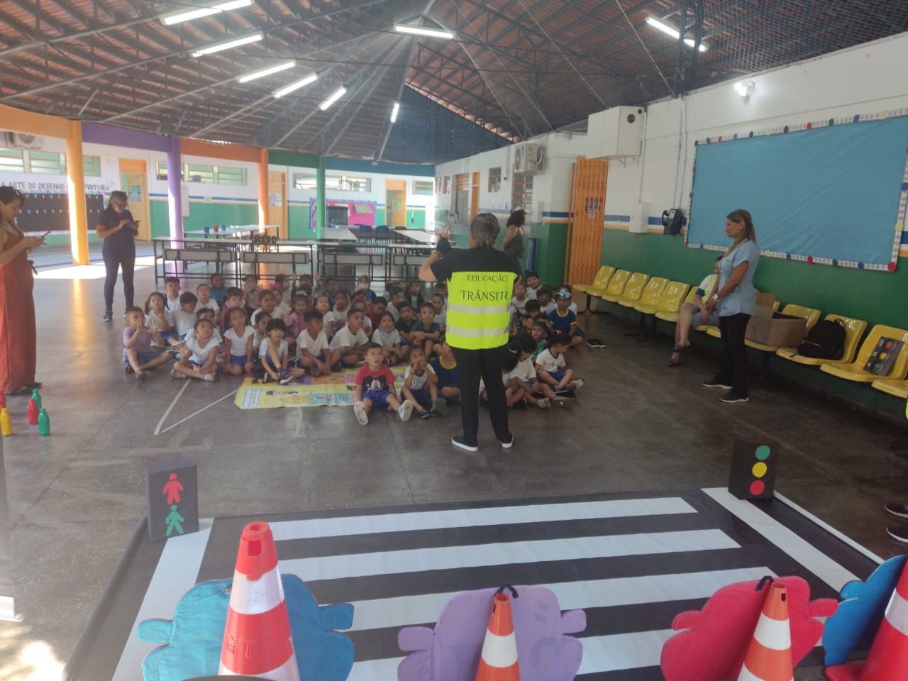 Trânsito seguro é tema de projeto da prefeitura levado à escola infantil de Manaus nesta quinta-feira