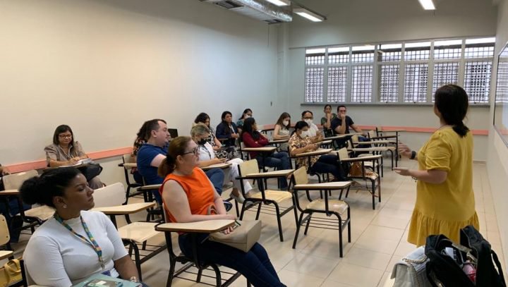 Oficina da Prefeitura de Manaus fortalece atuação da saúde básica no combate à gravidez na adolescência